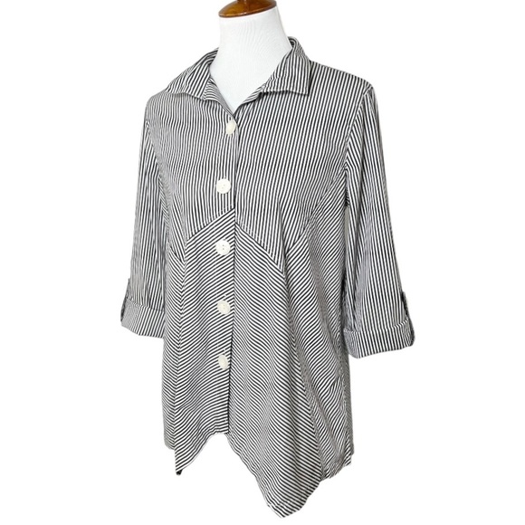 Ali Miles Black White Striped Asymmetrical Roll Tab Long Sleeve Buttondown Shirt - Picture 4 of 10